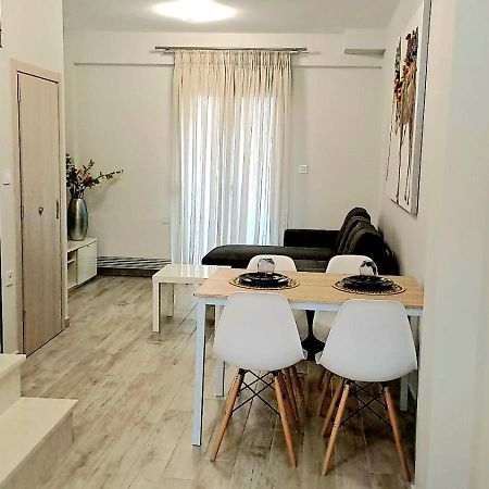 Comfy And Stylish Apt2 Ioannina Ngoại thất bức ảnh