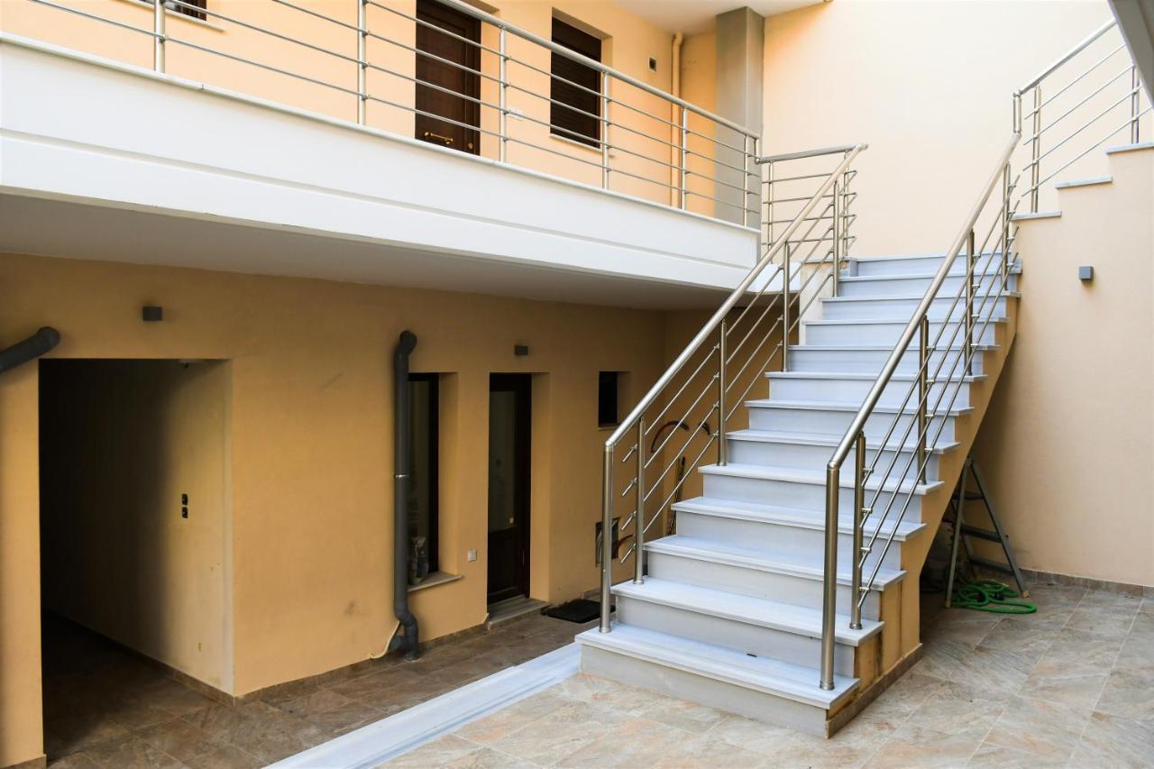Comfy And Stylish Apt2 Ioannina Ngoại thất bức ảnh